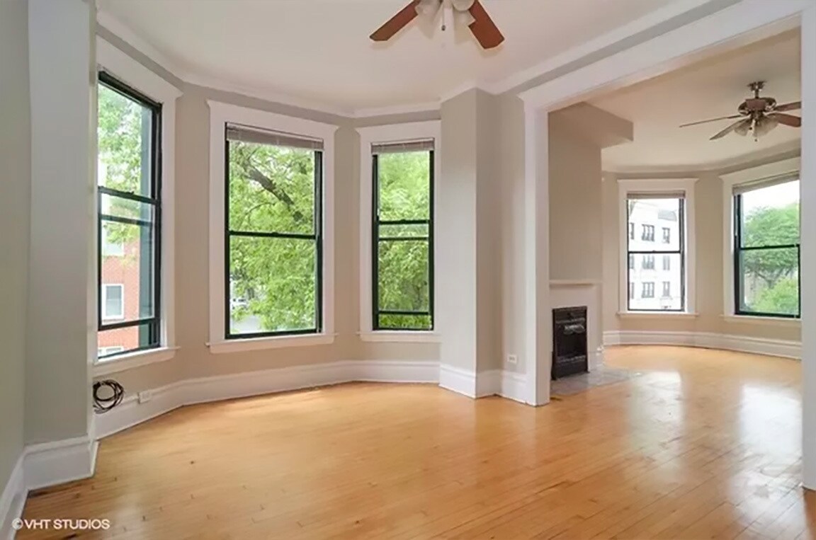 Dining Room / Living Room - 1701 N Albany Ave