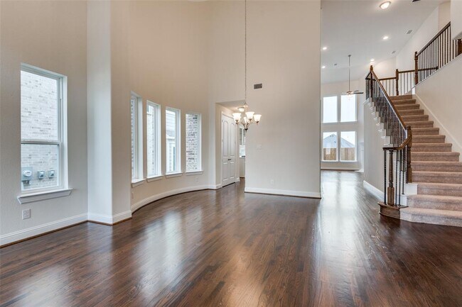 Building Photo - 7964 Ashwood Ln