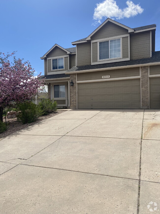 Building Photo - 317 Oxbow Dr