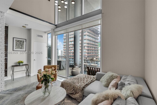 Foto del edificio - 690 SW 1st St