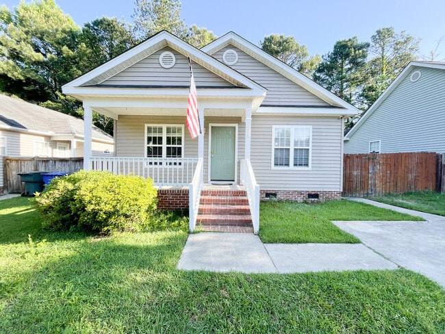 Building Photo - 405 Cami Forest Ln