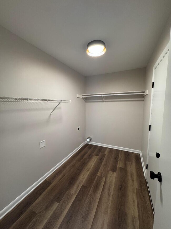 Building Photo - 1331 Cedar St