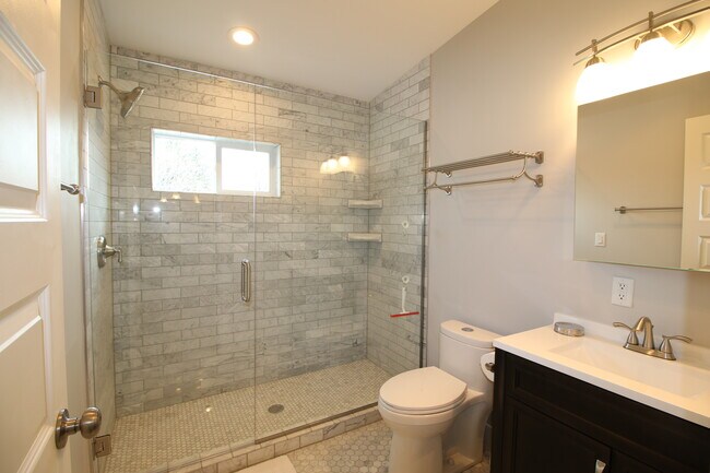 Building Photo - 4016 Osceola St