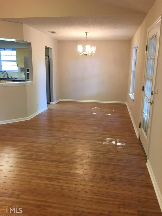 Building Photo - 402 McIntosh Dr