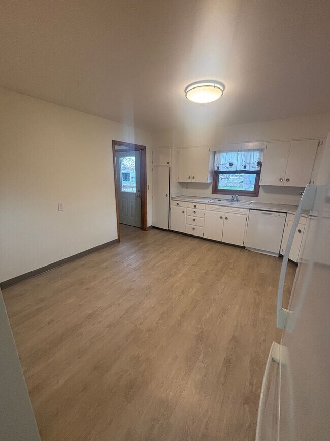 Foto del edificio - 2 bed 1 bath home for rent