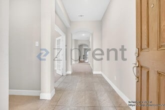 Building Photo - 2900 Blf Crk Dr