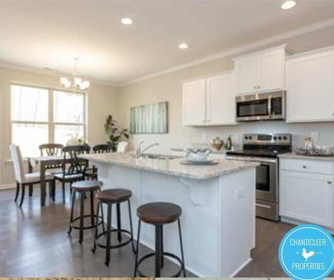 Foto del edificio - 3316 Slippery Elm Dr