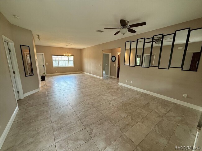 Foto del edificio - 3047 W Kirkwood Pl