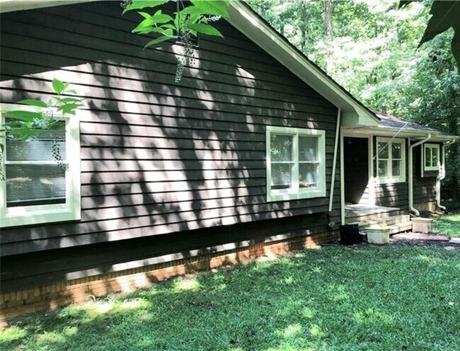 Foto del edificio - 5095 Meadowbrook Cir