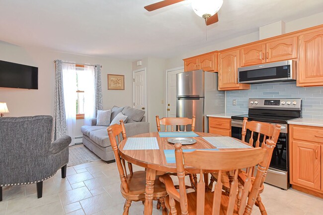 Building Photo - Winter rental: Dot's Place- (Utilities Inc...