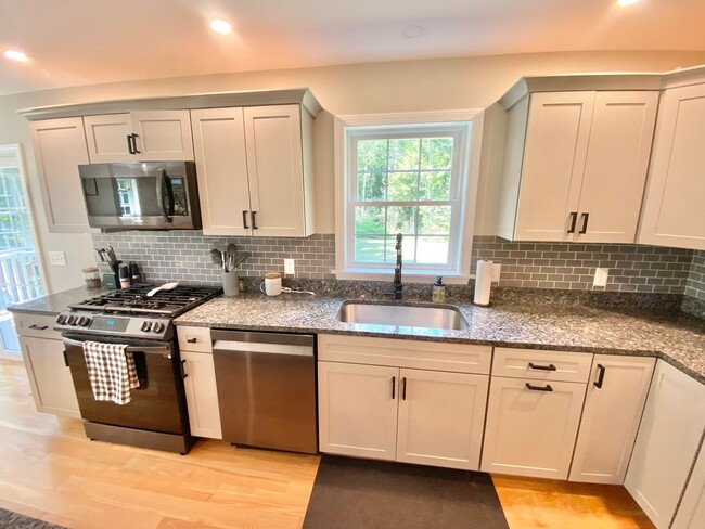Foto del edificio - 3 Bedroom 2.5 Bathroom Home in Fairfax