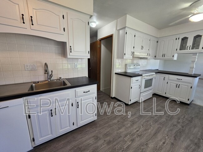 Foto del edificio - 4747 Danbury St NE