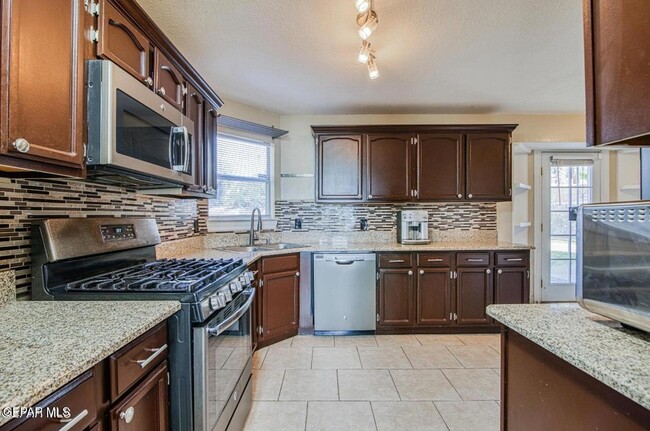 Building Photo - 1208 Diamond Cove Pl