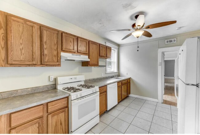 Foto del edificio - 6532 Chamberlain Ave