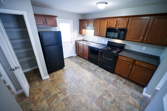 Building Photo - 100 Sango Place Villas Dr