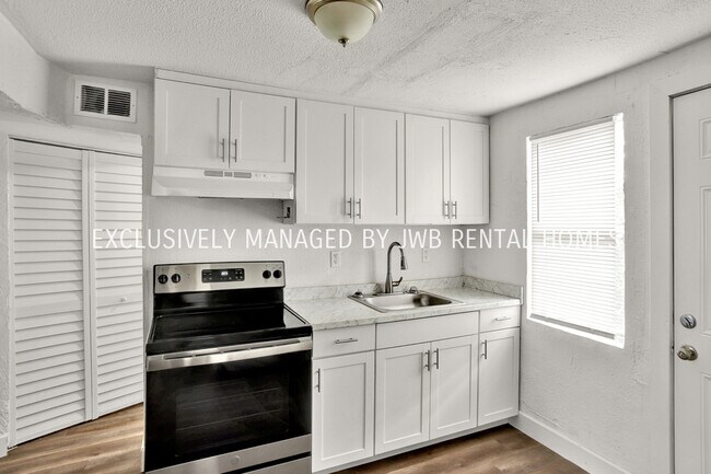 Building Photo - 1334 Barnett St