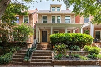 Building Photo - 2408 Rosewood Ave