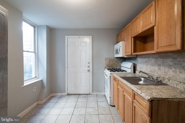 Foto del edificio - 2423 N Bancroft St