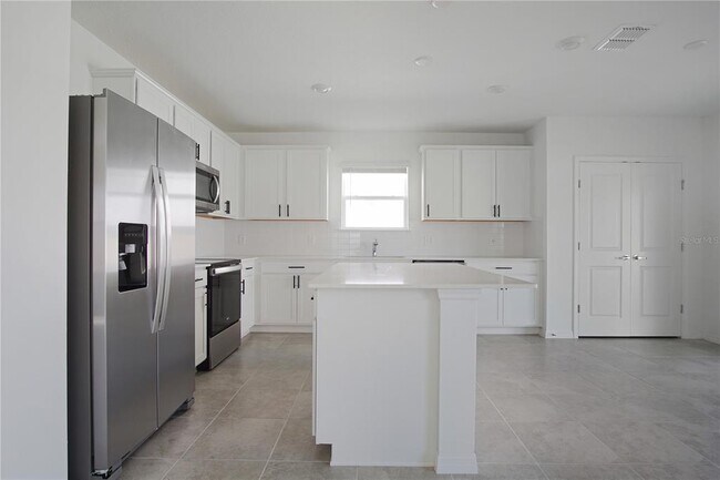 Foto del edificio - 477 Waterford Dr