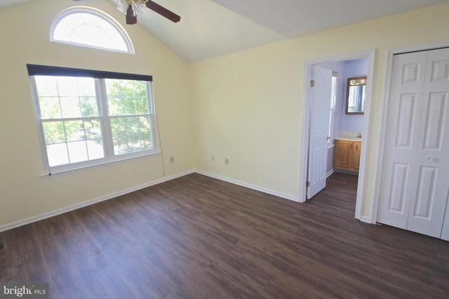 Building Photo - 270 Deer Run Ct