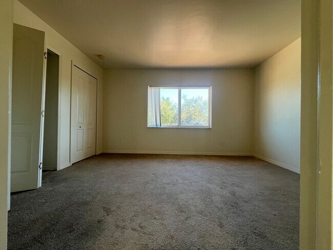 Foto del edificio - spacious townhouse.2 Bedrooms with 2-1/2 bathrooms