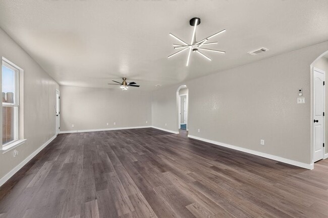 Building Photo - 15018 Silver Tree Cove