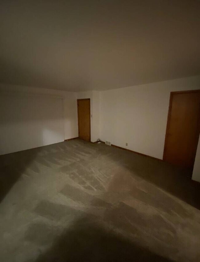 Foto del edificio - 2170 S 94th St