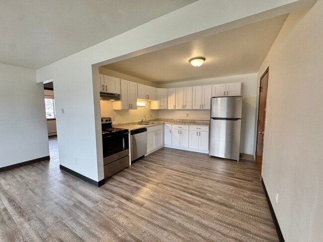 Kitchen - 1303 Morris Ave