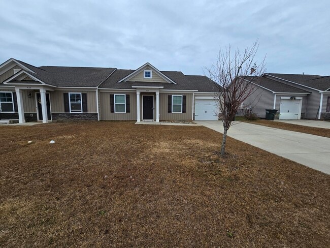 Building Photo - 437 Conifer St