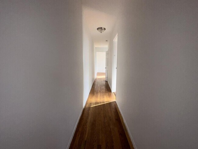 Foto del edificio - 312 Woodworth Ave