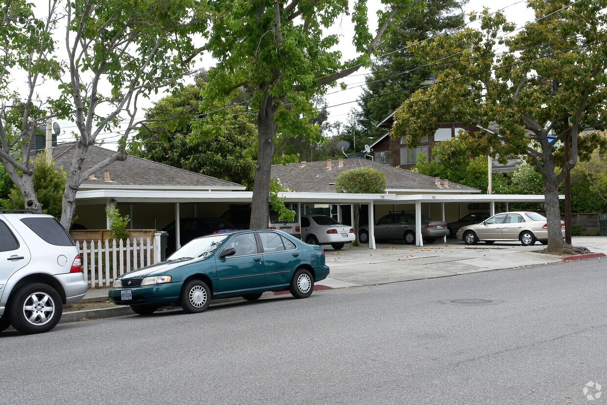 Primary Photo - 715-721 Live Oak Ave