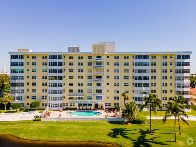 Building Photo - Country Club Towers