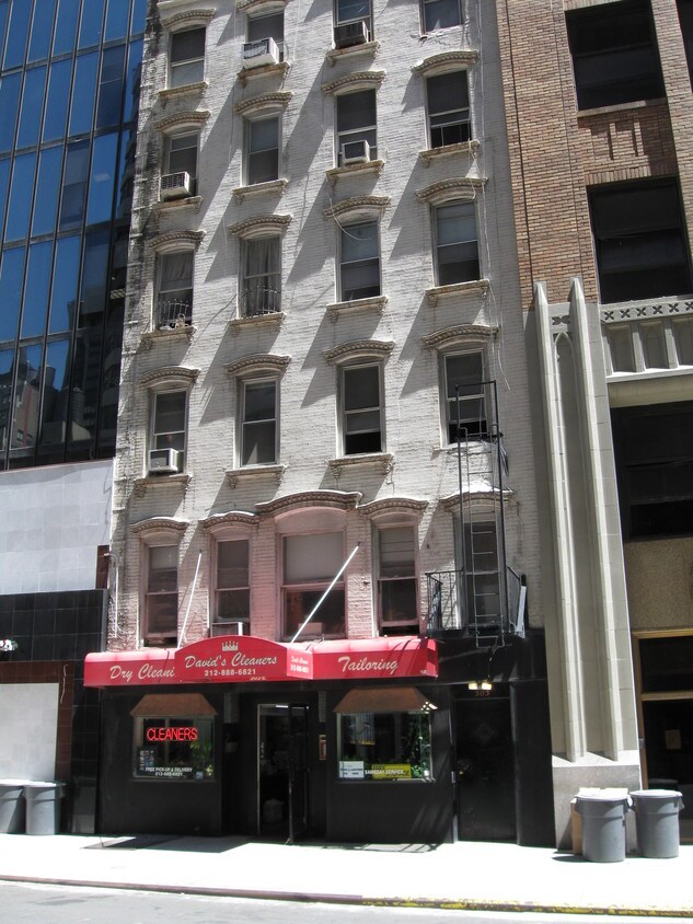 Primary Photo - 303 E 46th St