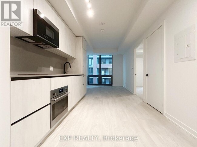 Building Photo - 35 Parliament St