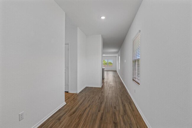 Building Photo - 393 Gabbro Gdns