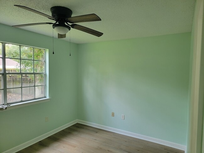 Building Photo - 34099 Longleaf Ln