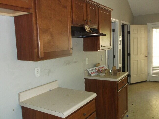 Building Photo - 10204 Morning Hill Dr