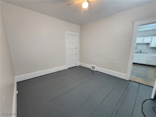 Building Photo - 1949 Coltman Rd