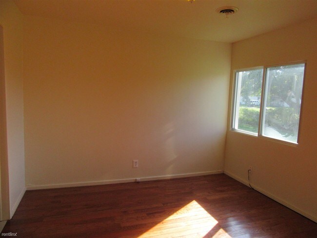 Foto del edificio - 1 br, 1 bath 4plex - 32453 Lenawee St