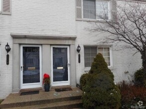 Building Photo - 1712 Graefield Rd