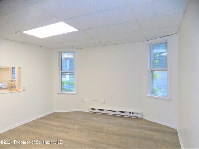 Building Photo - 819 Harrison Ave
