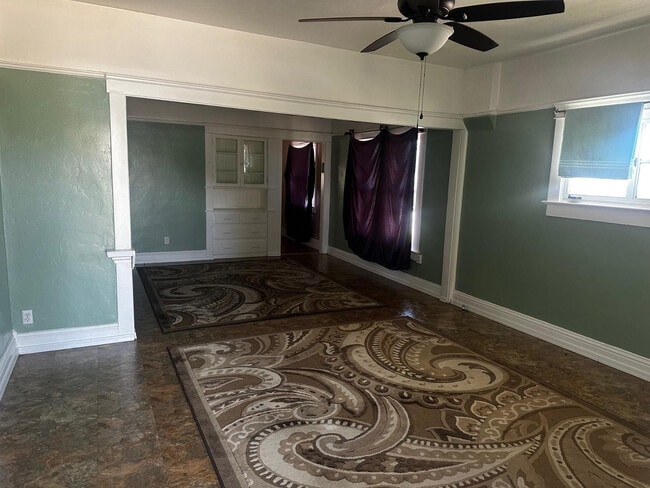 Foto del edificio - 703 E 13th St