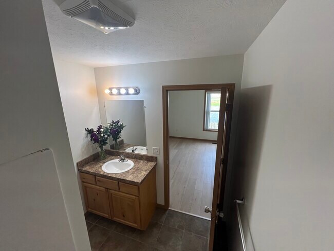 Foto del edificio - 44237 136th AVe