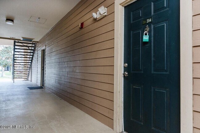 Foto del edificio - 13810 Sutton Park Dr N