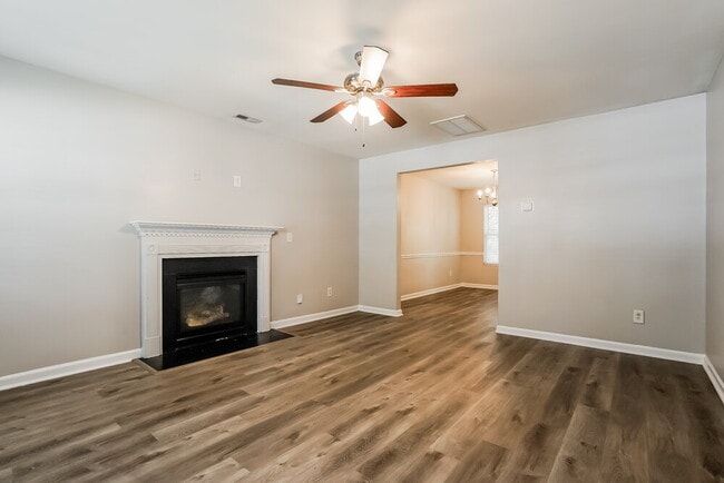 Building Photo - 1112 Lombar St