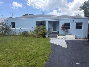 Building Photo - 1504 Funston St