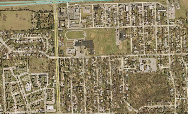 Aéreo - 4930 S 77th Ave