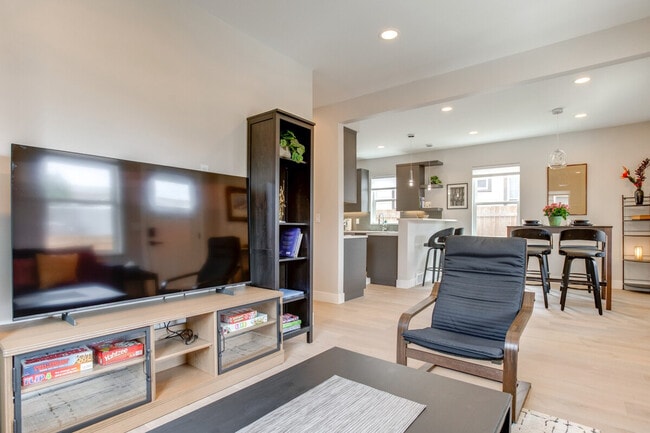 Building Photo - 3674 S Logan St