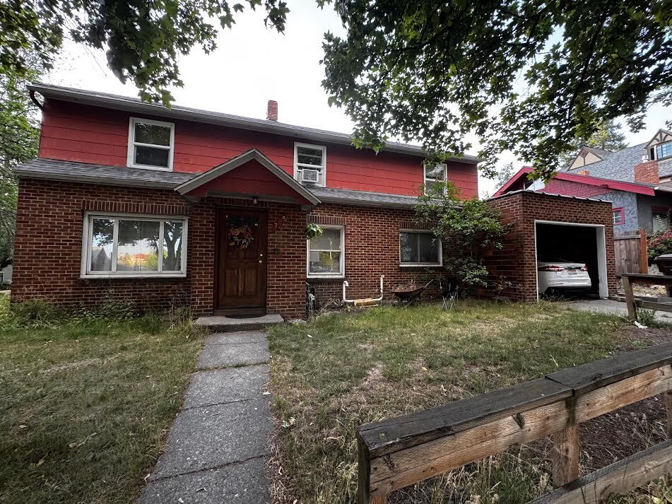 Primary Photo - 705 NE Opal St