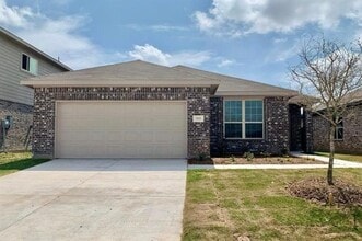 Building Photo - 915 Hurstwood Dr